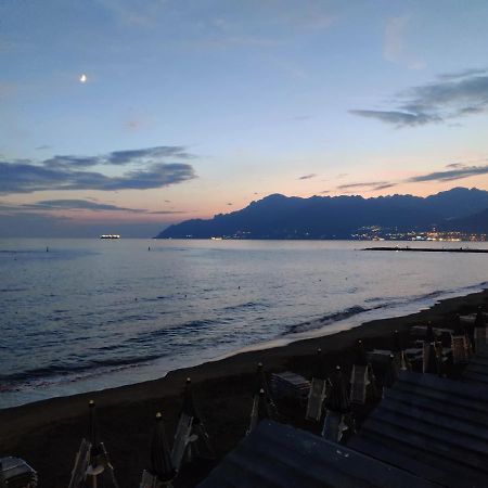 Stanze Sul Mare Bed & Breakfast Salerno Exterior photo