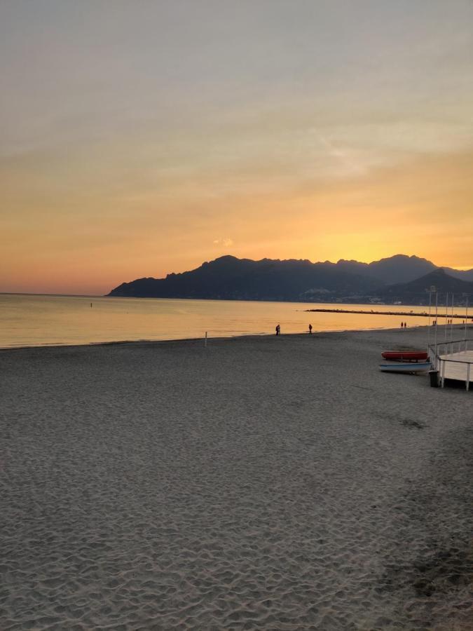 Stanze Sul Mare Bed & Breakfast Salerno Exterior photo