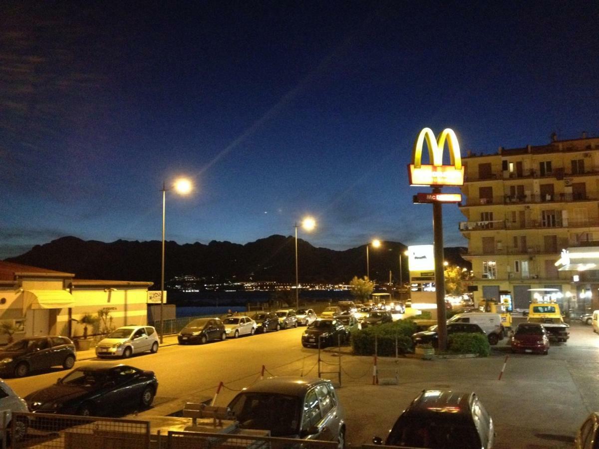 Stanze Sul Mare Bed & Breakfast Salerno Exterior photo