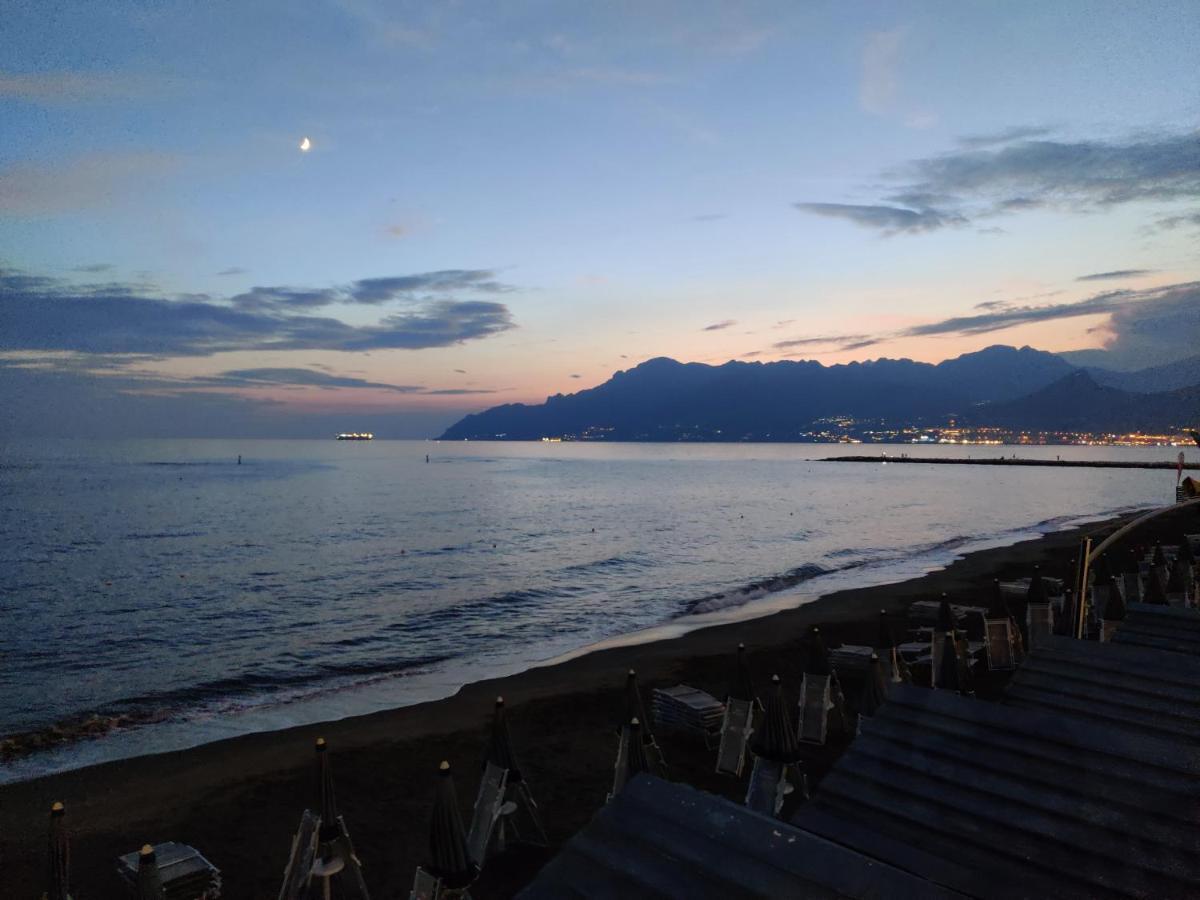 Stanze Sul Mare Bed & Breakfast Salerno Exterior photo